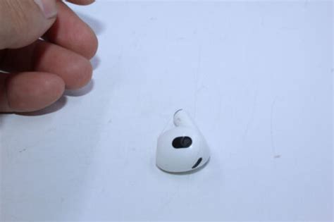 airpods version 6a326.